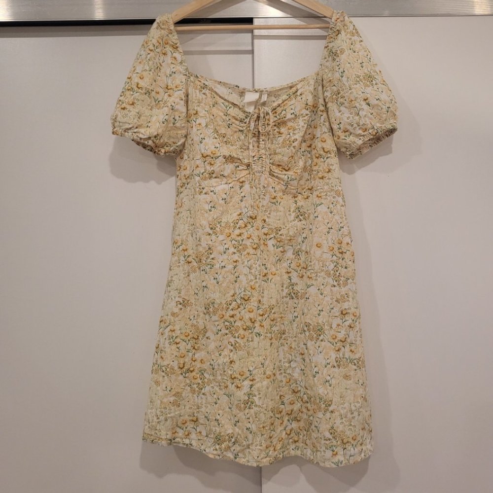 H&M Field Daisy Short Summer Dress with Shirring